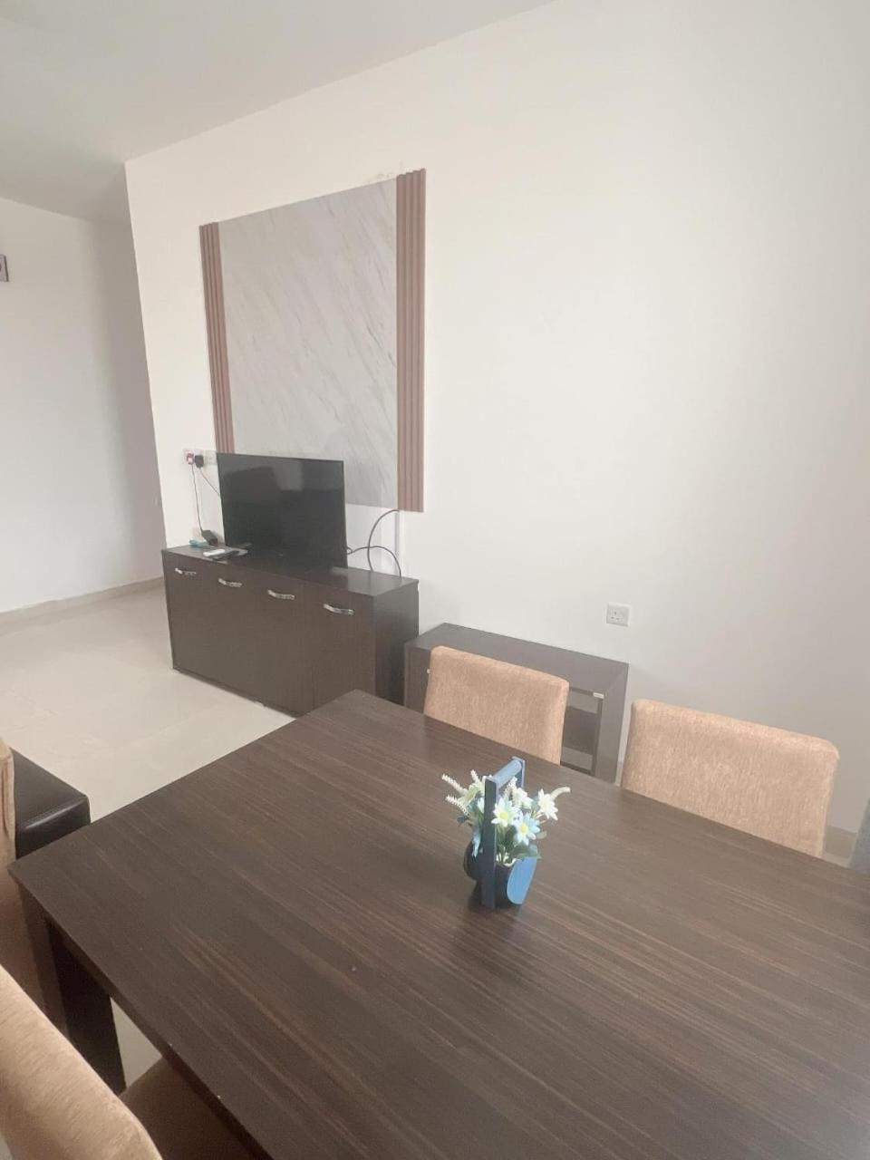 Golden Seasons Furnished 9 *