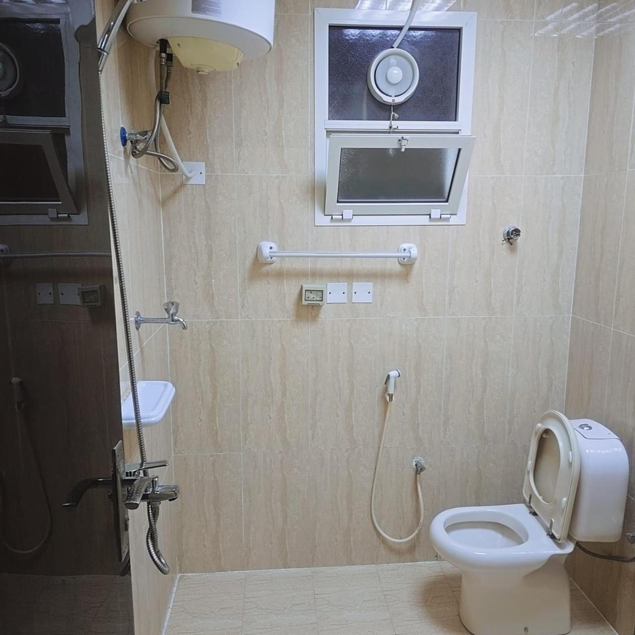 Golden Seasons Furnished 9 * Salalah